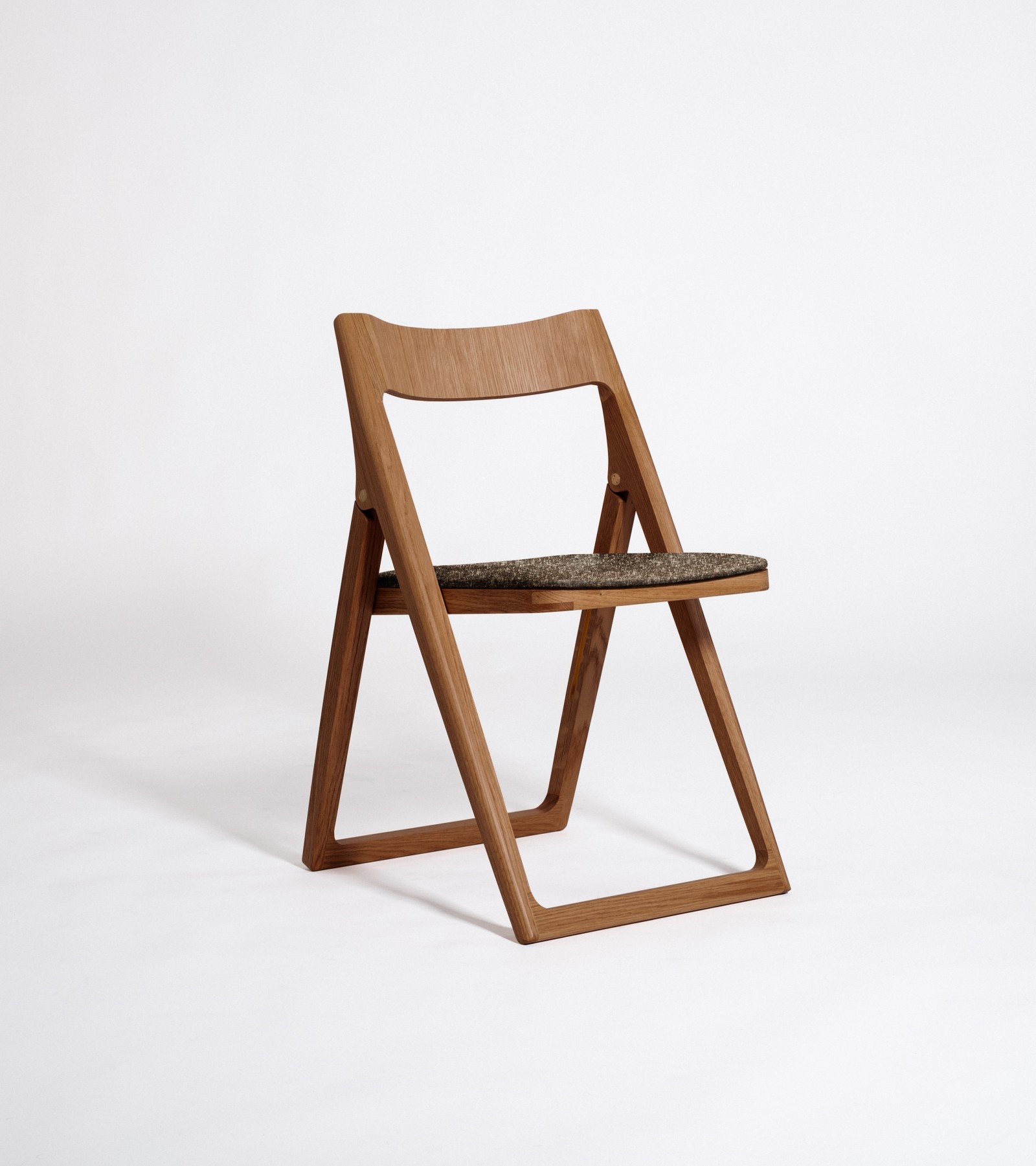 Monk,Tonka x Walnut, Patrick Jouin Edition,  (c) C.Seuleusian