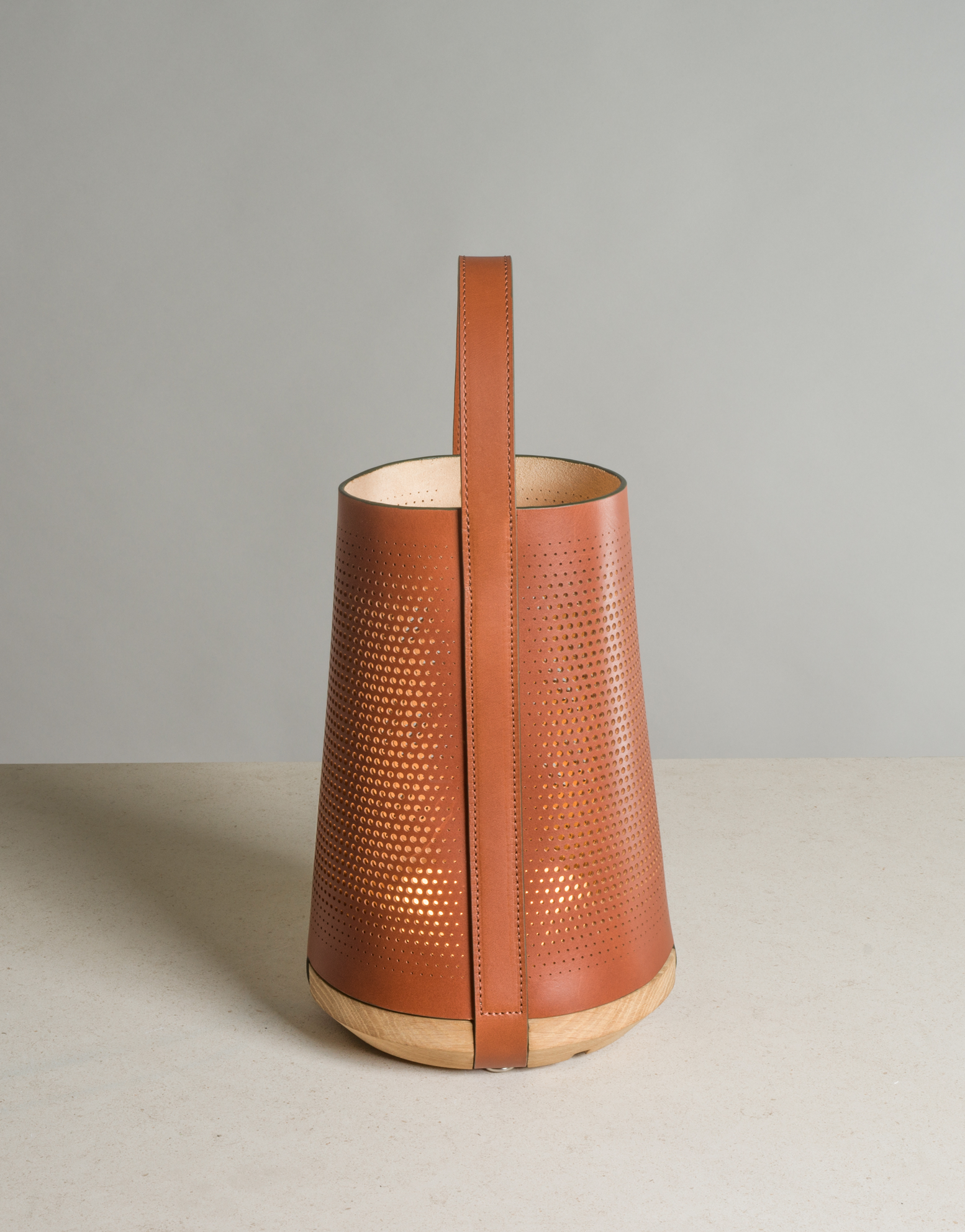 OSTARA © Charles Seuleusian