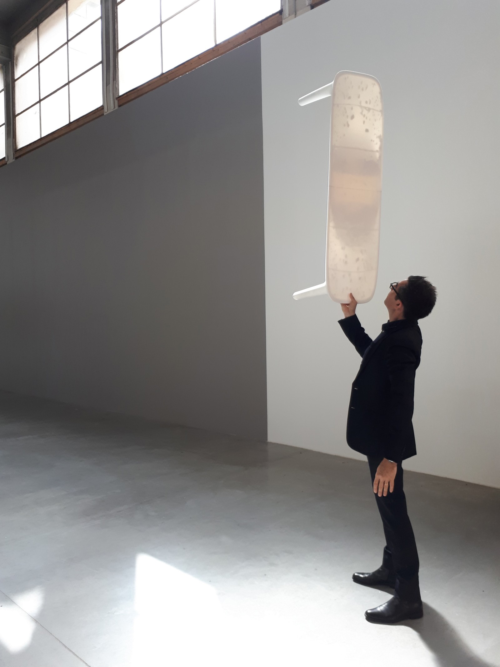 Banc monolithique - Patrick Jouin, Palais de Tokyo © Thomas Duval