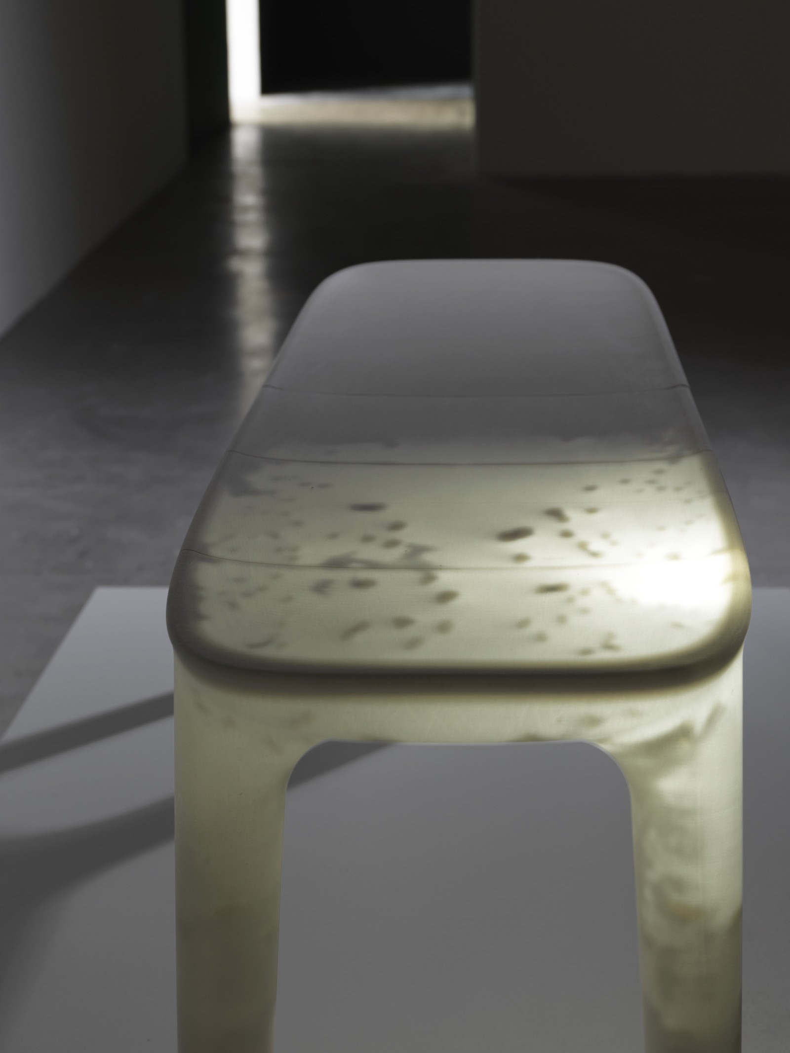 Monolithic bench - Patrick Jouin, Palais de Tokyo © Thomas Duval